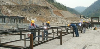 貴州羅望高速A3標碎石廠建設工作緊張進行